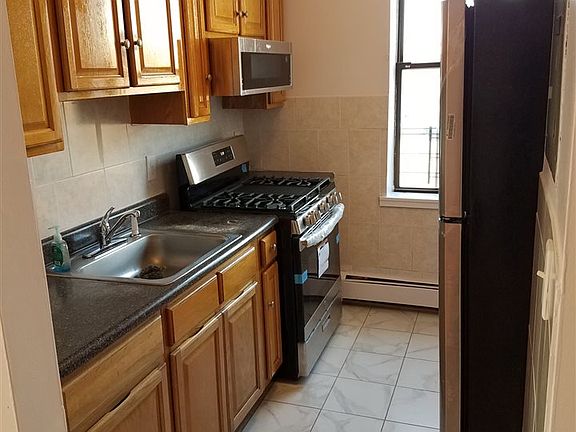 4th image of 2700 Kennedy Blvd #502