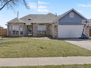 10726 E 115th Pl S, Bixby, OK 74008