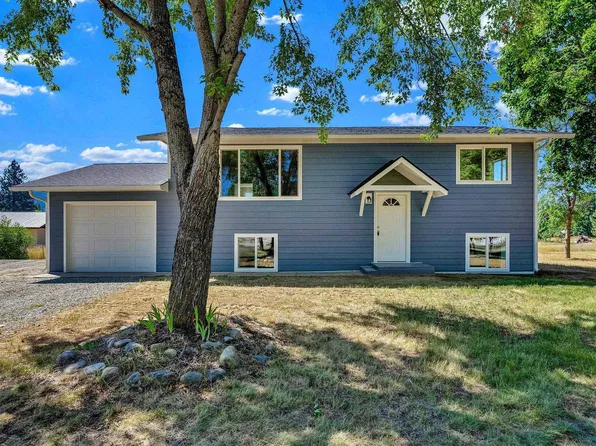 60 Cherry Ln, Moyie Springs, ID 83845