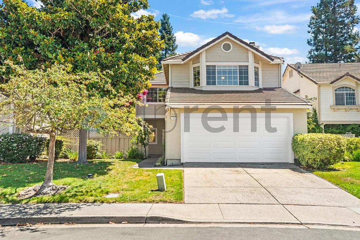 3 bed, 2.5 bath, 2486 sqft, $5,200 — Photo 1