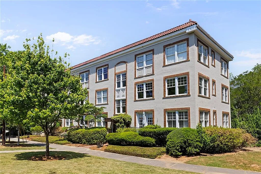 2 bed, 1.0 bath, 1050 sqft, $2,800 — Photo 3