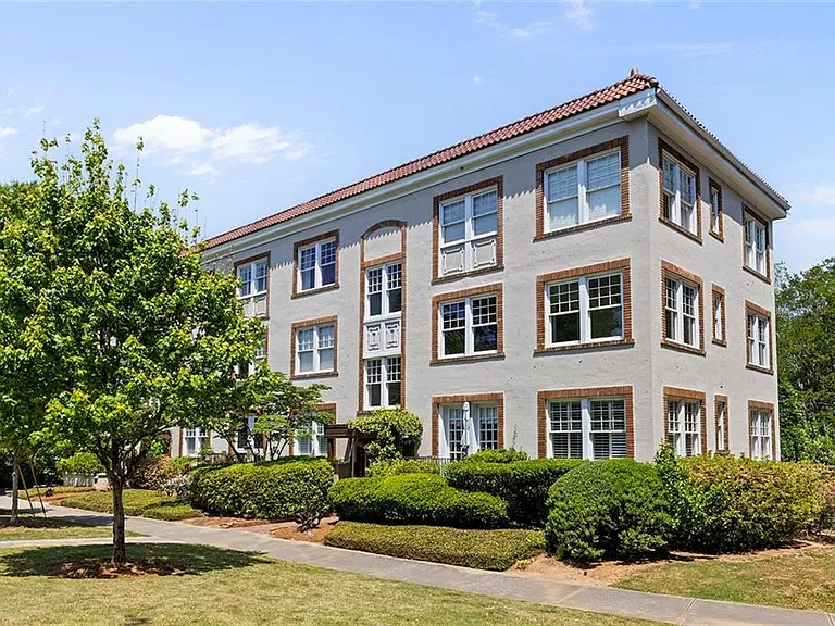 7 Park Ln NE #J — Photo 3