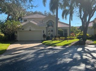 2024 Timarron Way, Naples, FL 34109