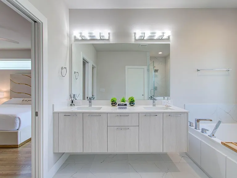 5215 Noble St #B — Photo 16