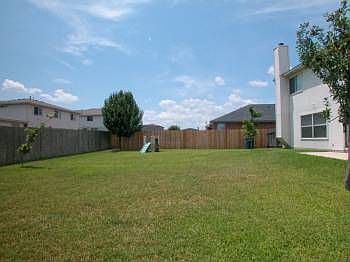 4th image of 300 Ashbury Dr