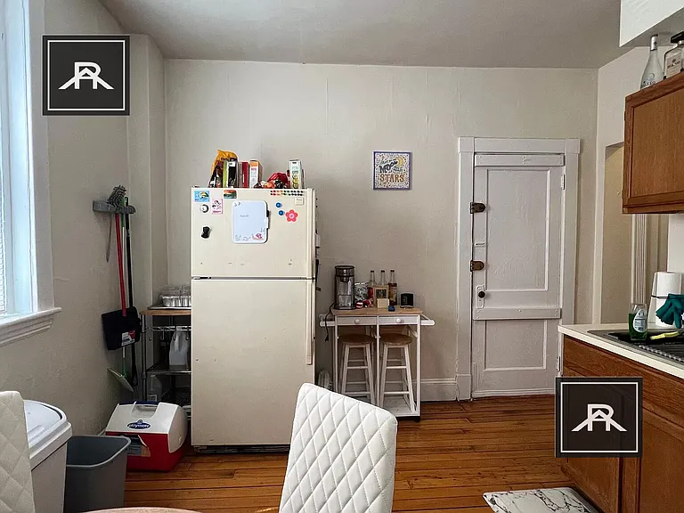 215 Harvard Ave #4 — Photo 7