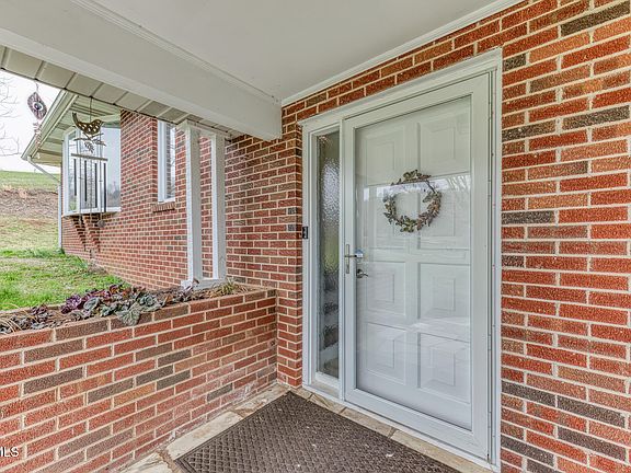 3rd image of 148 Unaka Subdivision Rd