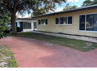 701 W Evanston Cir, Fort Lauderdale, FL 33312