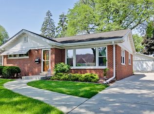 114 N Wille St, Mount Prospect, IL 60056