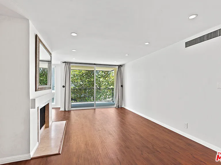 1340 S Beverly Glen Blvd #107 — Photo 3
