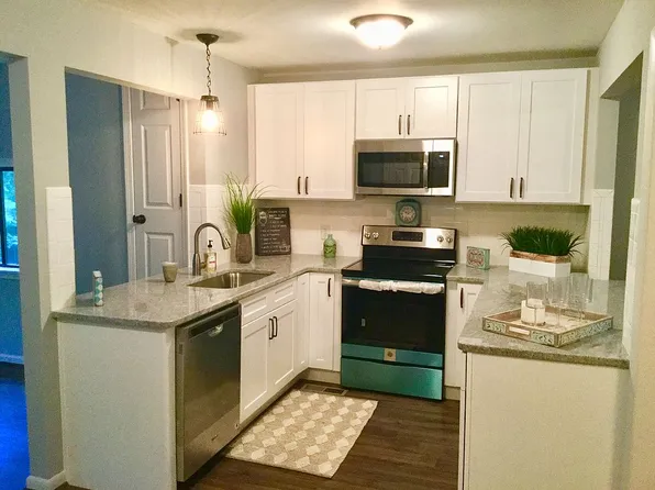 27 Eagle Peak Cir, Dadeville, AL 36853