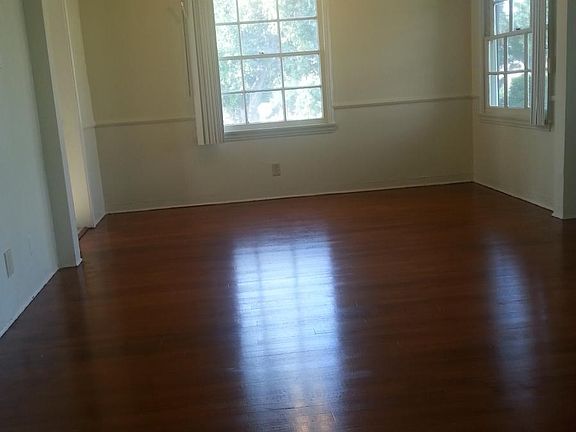 3rd image of 114 E Washington Blvd