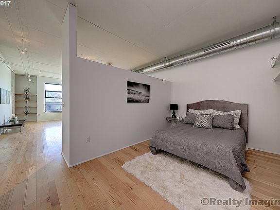 5th image of 420 NW 11th Ave Unit 709