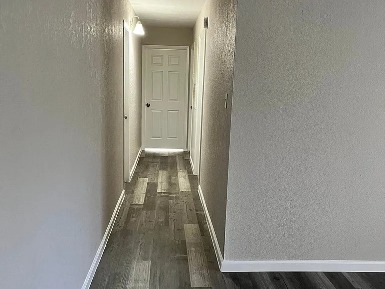 The Summit Apartments — Photo 30