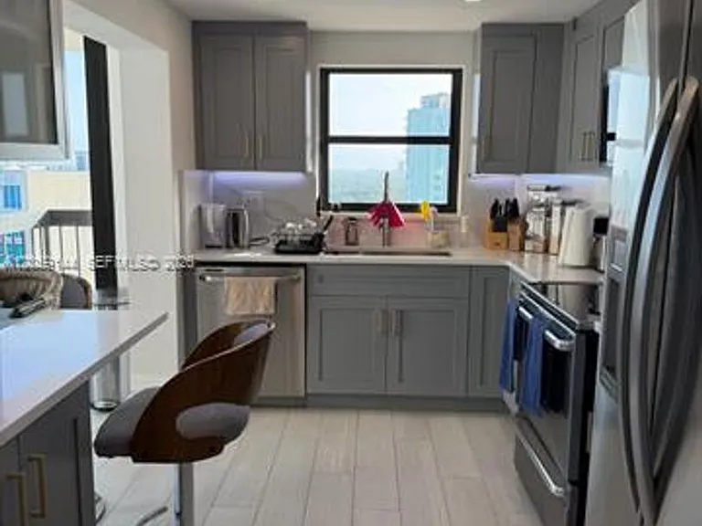 2333 Brickell Ave #CU-2512 — Photo 16