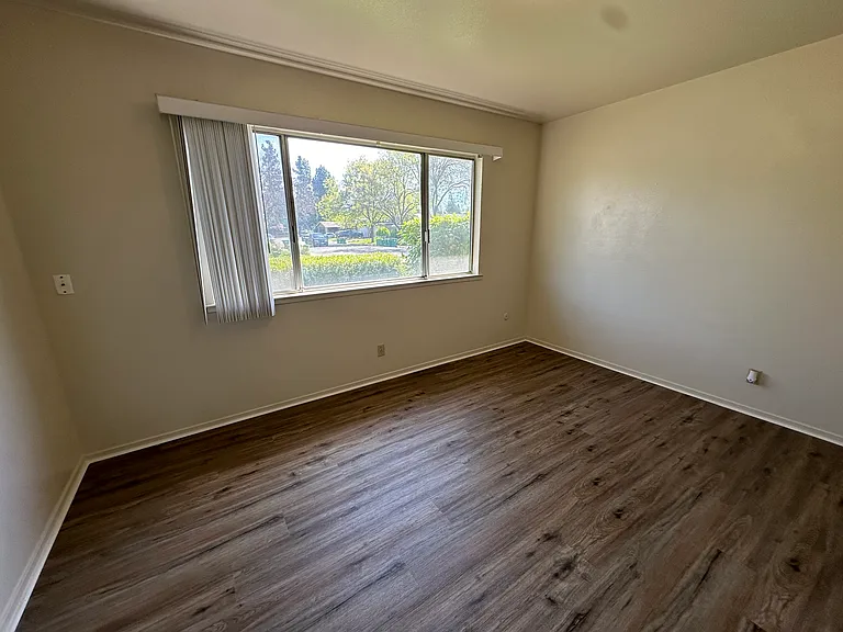 114 Erma Ave — Photo 9