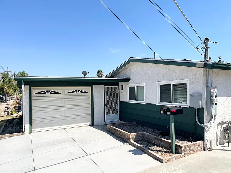 5315 Conrad Ave — Photo 1