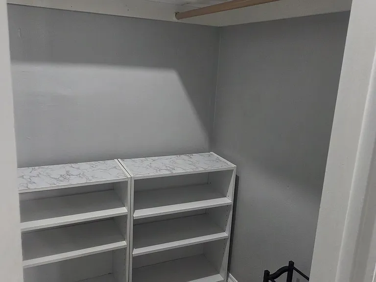 2031 Dewey St — Photo 9