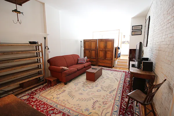 Rented by City Connections Realty | media 2