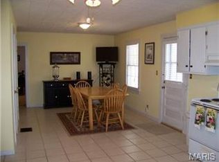 64 N 2nd St, Ste Genevieve, MO 63670