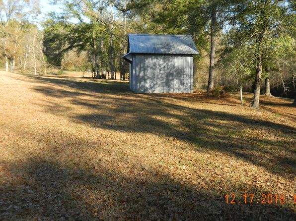 1517 Canterbury Rd, Honoraville, AL 36042