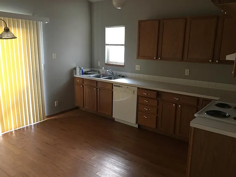 1017 Cedar Point Cir — Photo 5