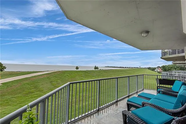 3901 Ridgelake Dr #4A — Photo 30