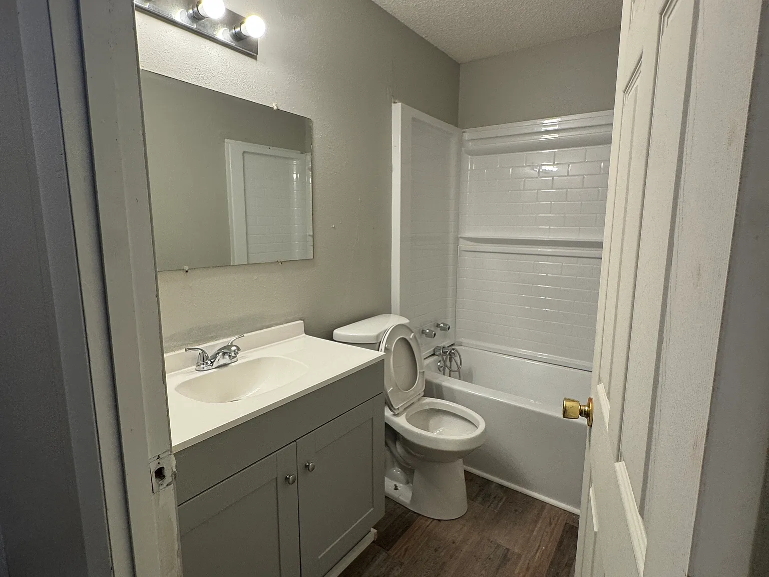 2 bed, $850 — Photo 3
