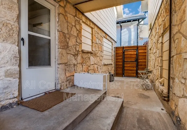 1112 Kings Hwy #4 — Photo 12