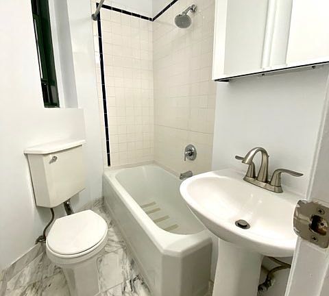 4th image of 510 E 79th St APT 1G