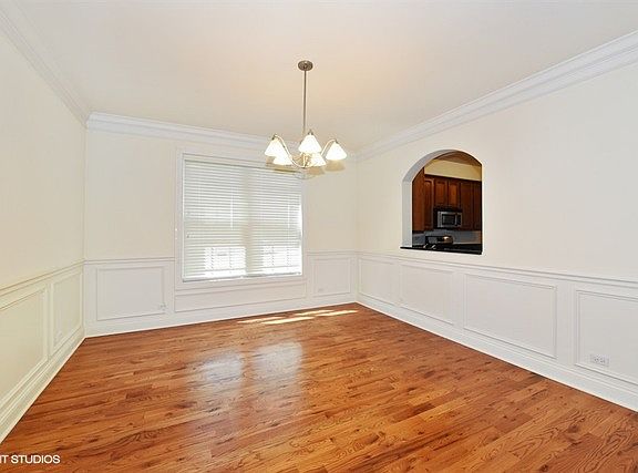 4th image of 152 S Center St #4