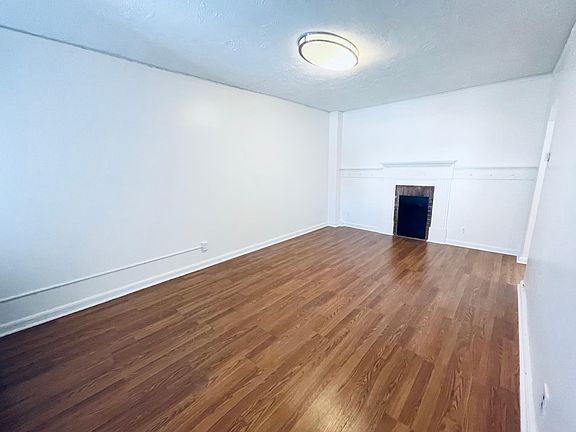 XXL Living room with fireplace (aesthetic/non functioning)
