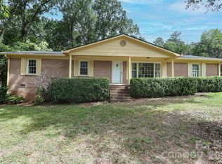 210 Cliffside Dr, Kannapolis, NC 28081