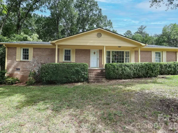 210 Cliffside Dr, Kannapolis, NC 28081