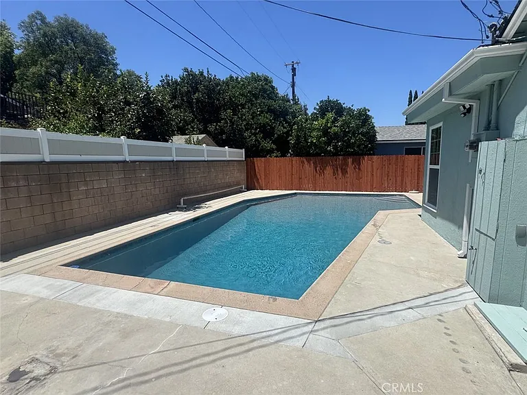 7245 Wish Ave — Photo 22