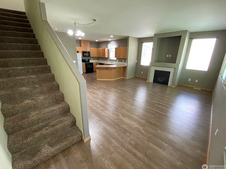 2025 Garry Oaks Ave #B — Photo 1