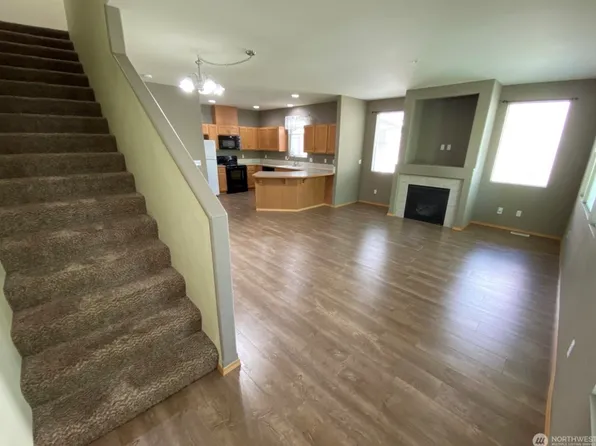 2025 Garry Oaks Ave Unit B, Dupont, WA 98327