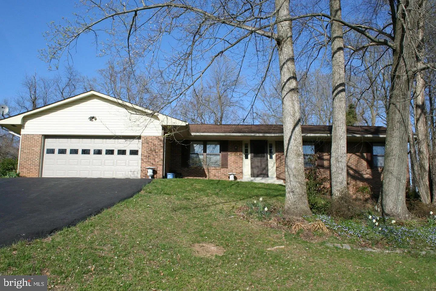 4 bed, 3.0 bath, 2409 sqft, $2,995 — Photo 1