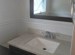 31 Lake St, Buckeye Lake, OH 43008