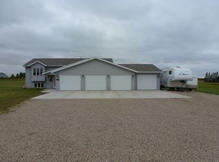 6317 Shoal Dr, Bismarck, ND 58503