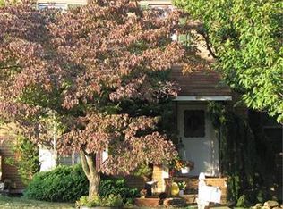1415 Presidential Dr, Whitehall, PA 18052