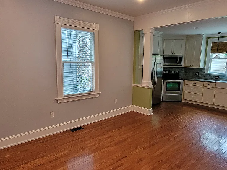 2121 E Marshall St #A — Photo 8