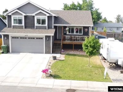 930 Flicker St, Douglas, WY, 82633