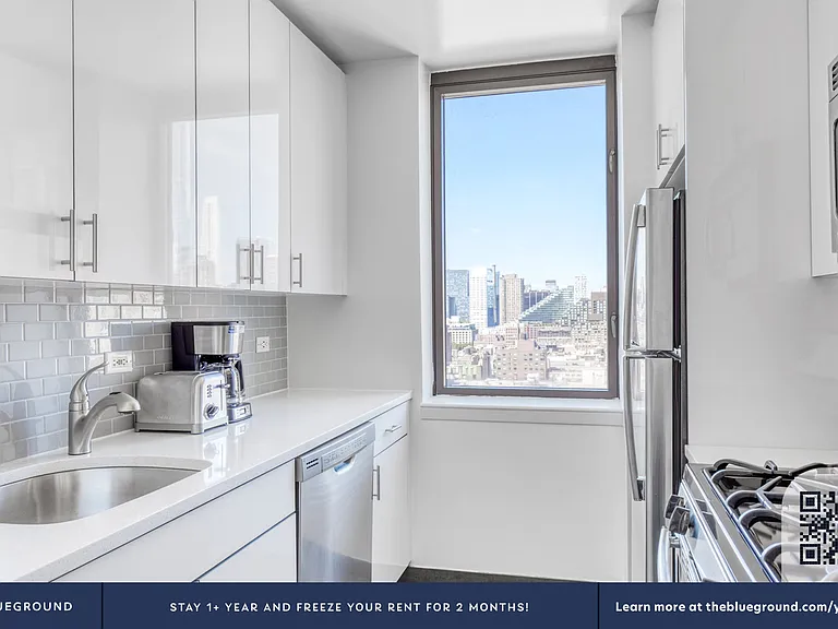 520 W 43rd St #24B — Photo 7