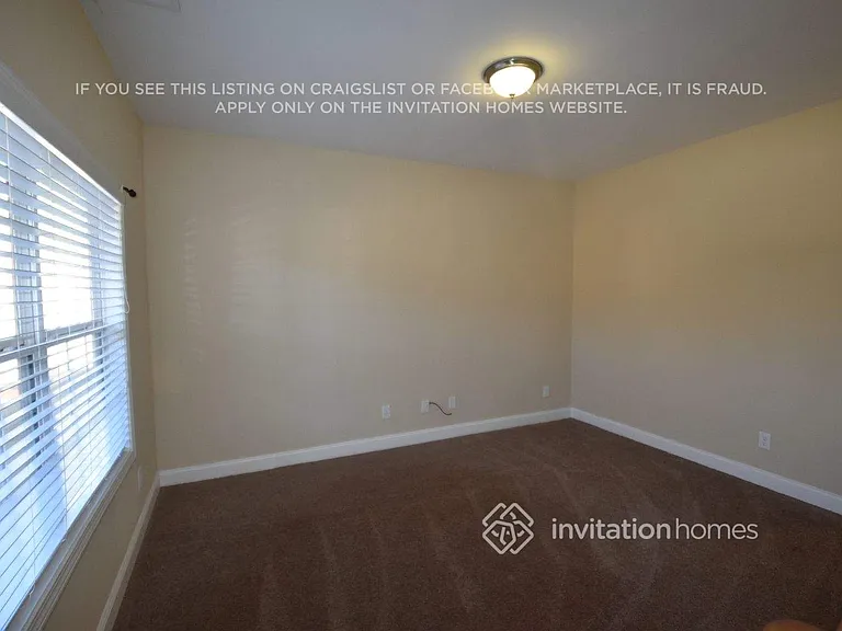 5561 Hickory Stone Dr — Photo 2