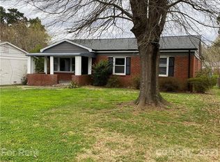 1335 Orvis St, Charlotte, NC 28216