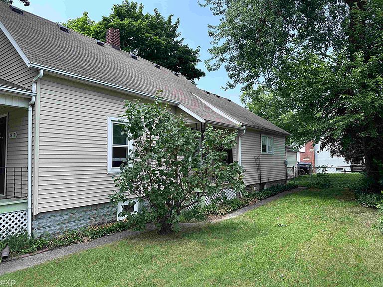 Listing photo 5