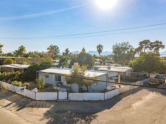 2nd image of 4541 N Pomona Ave