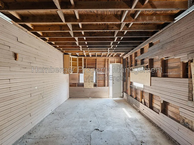 1128 W Spofford Ave — Photo 29