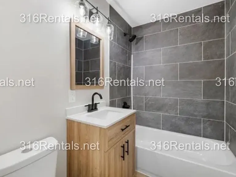 2116 S Mosley Ave — Photo 7